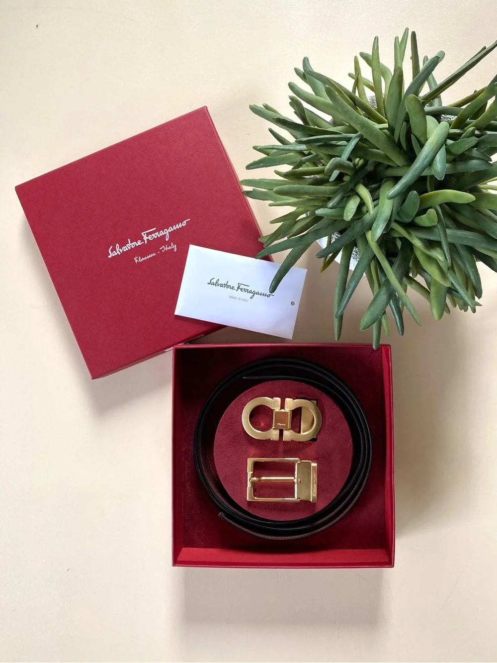 SALVATORE FERRAGAMO - Reversible Leather Belt with Interchangeable Gold Buckles